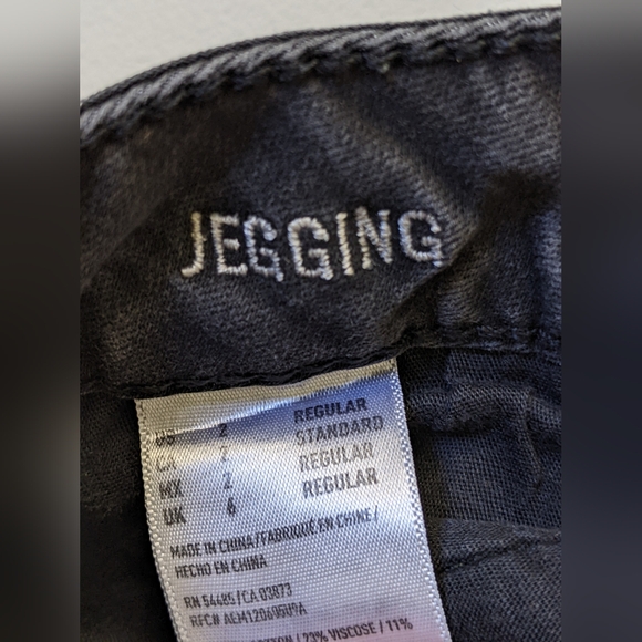 American Eagle Outfitters Charcoal Super Stretch Jeans - Picture 4 of 4